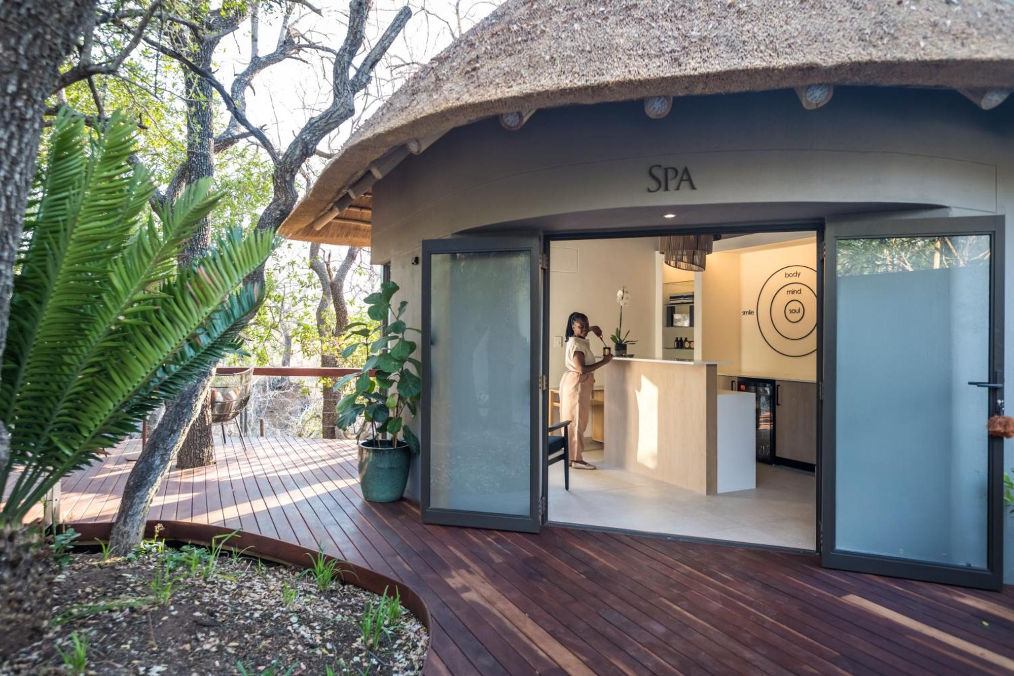 Serondella Safari Lodge Thornybush Game Reserve Eksteriør billede